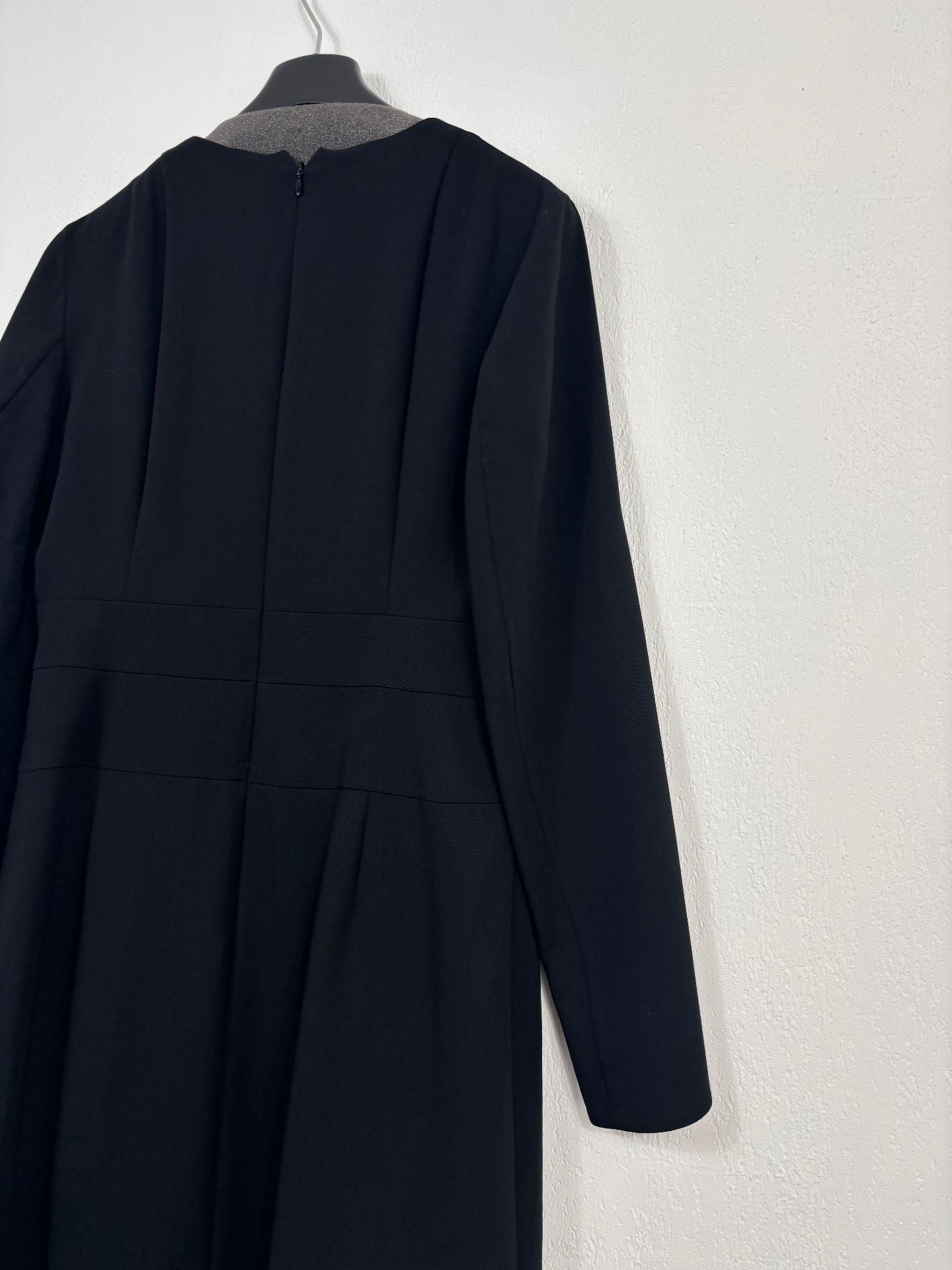 Robe midi noire à plastron cuir – Akris – Taille 40-14