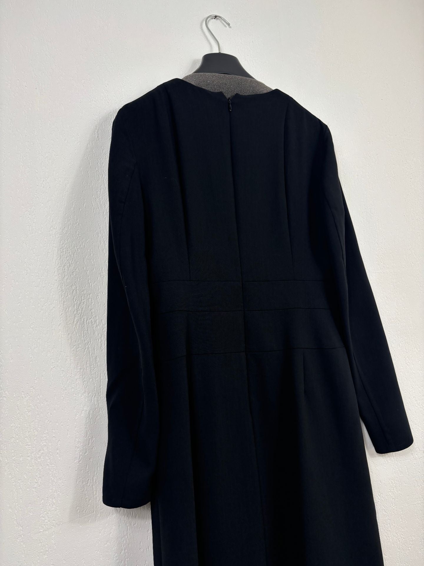Robe midi noire à plastron cuir – Akris – Taille 40-15