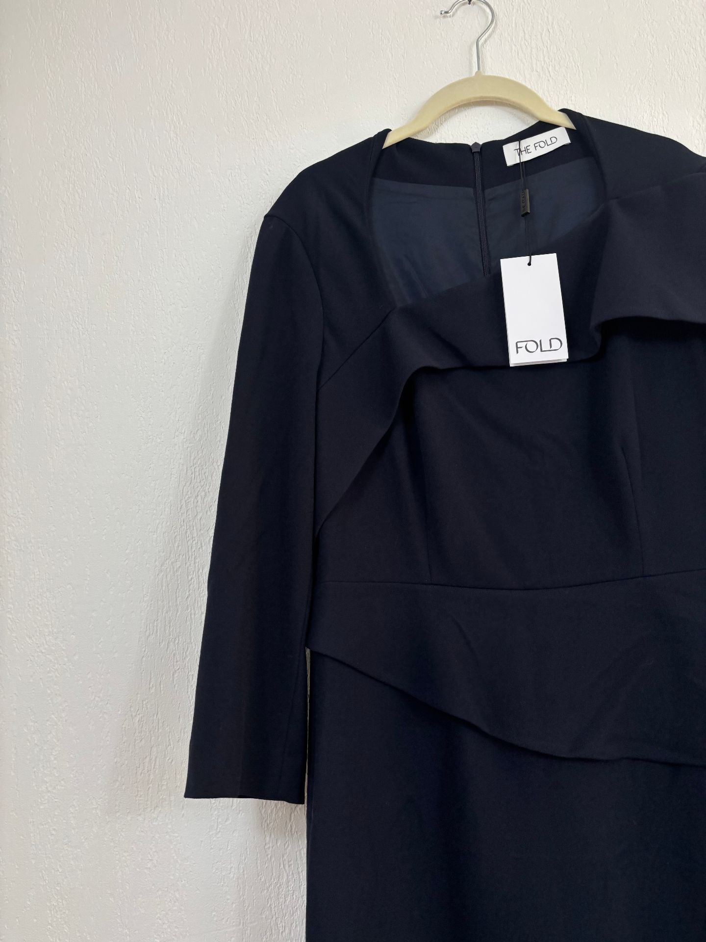 Robe Ceretto bleu marine à volant asymétrique – The Fold – Taille 40-6