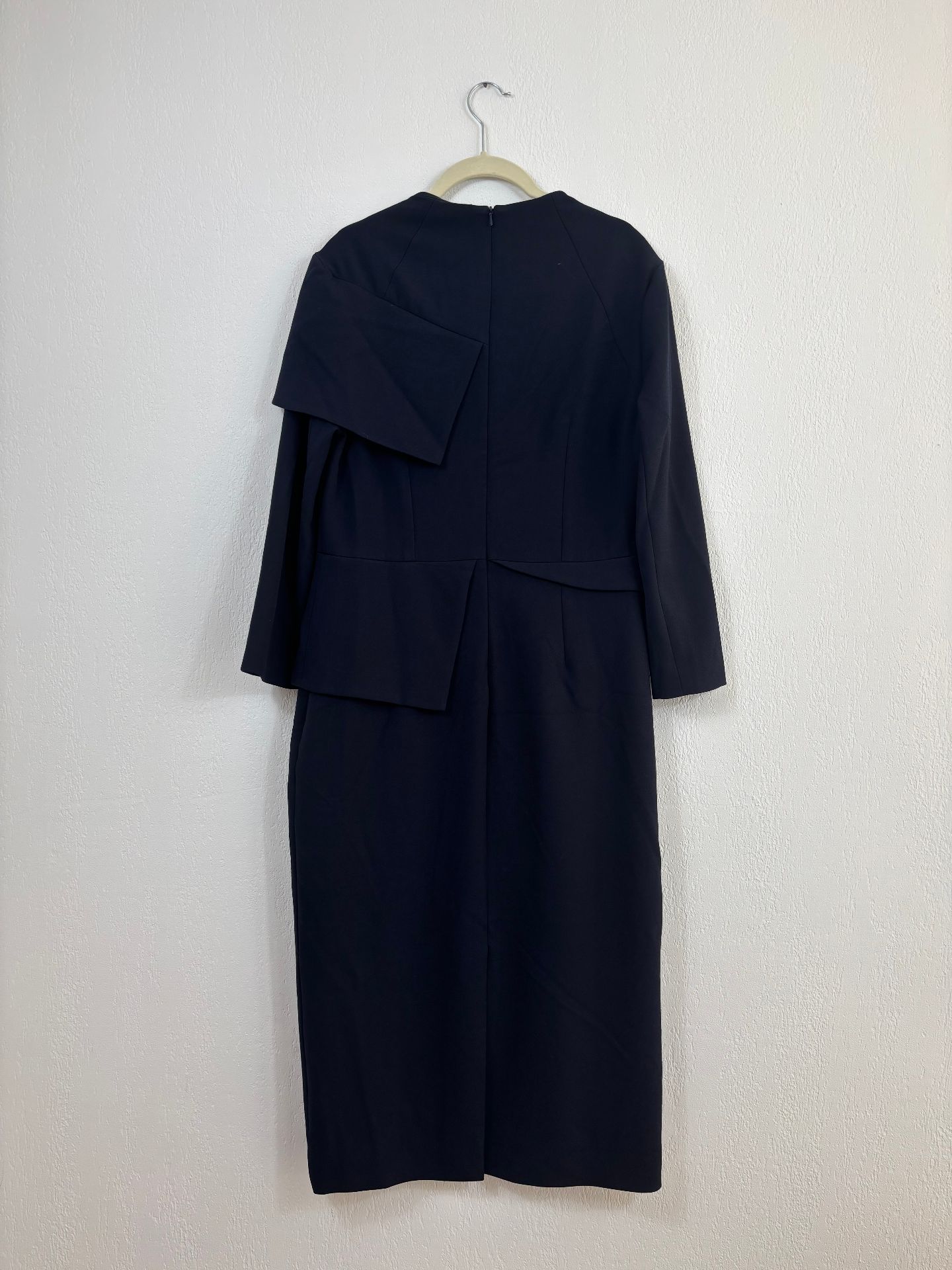 Robe Ceretto bleu marine à volant asymétrique – The Fold – Taille 40-7