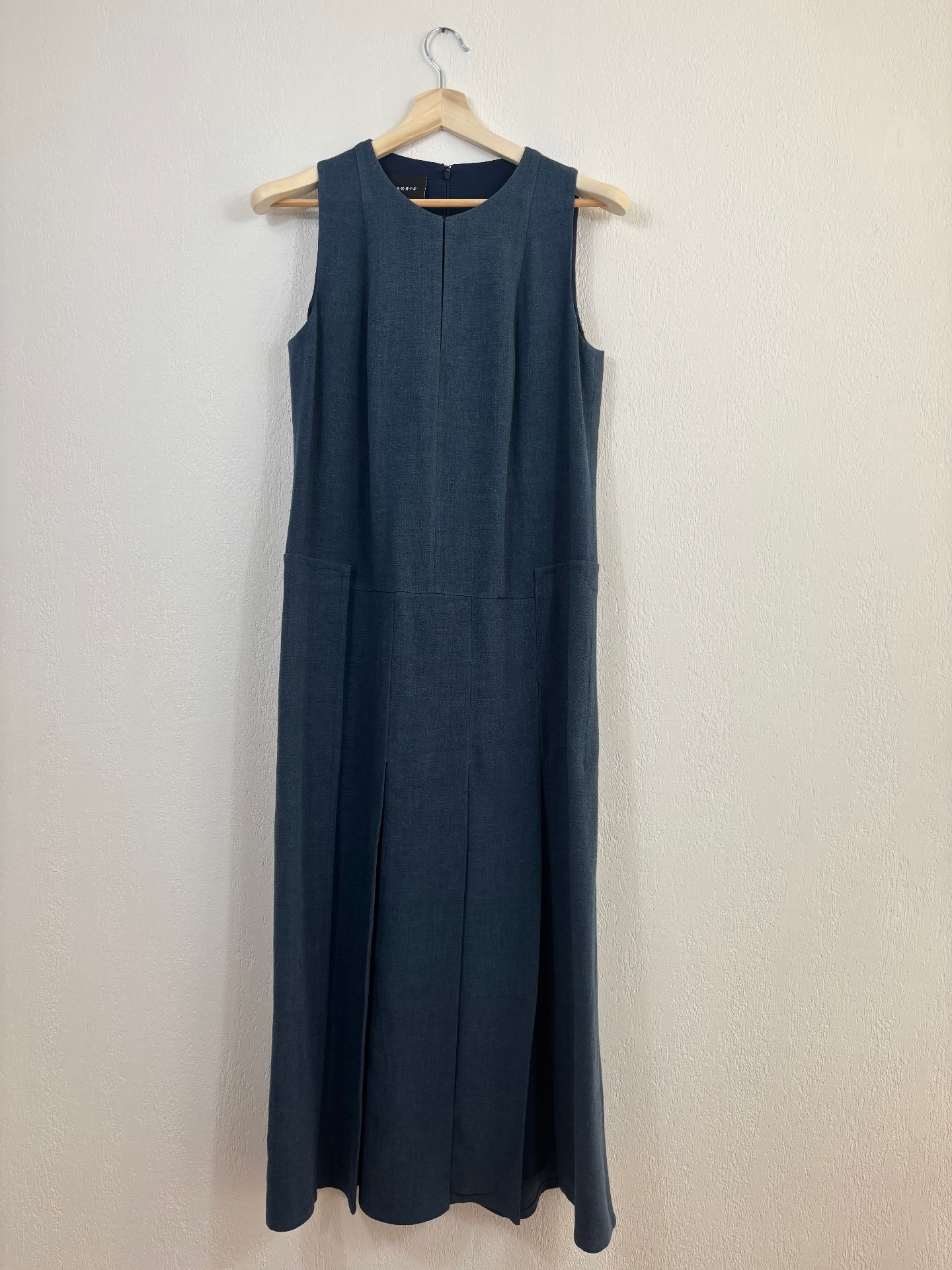 Robe longue Akris bleu pétrole sans manches à plis – T.40-5