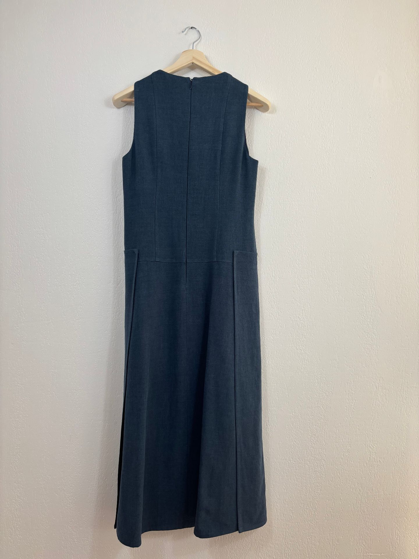 Robe longue Akris bleu pétrole sans manches à plis – T.40-7
