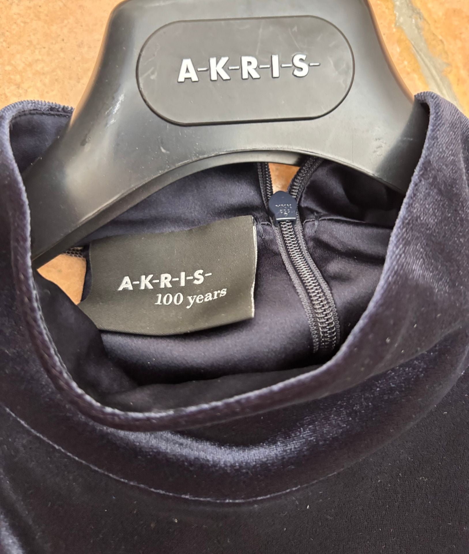 Robe longue velours mockneck 100 ans épaules mesh – Akris – Taille 40-8