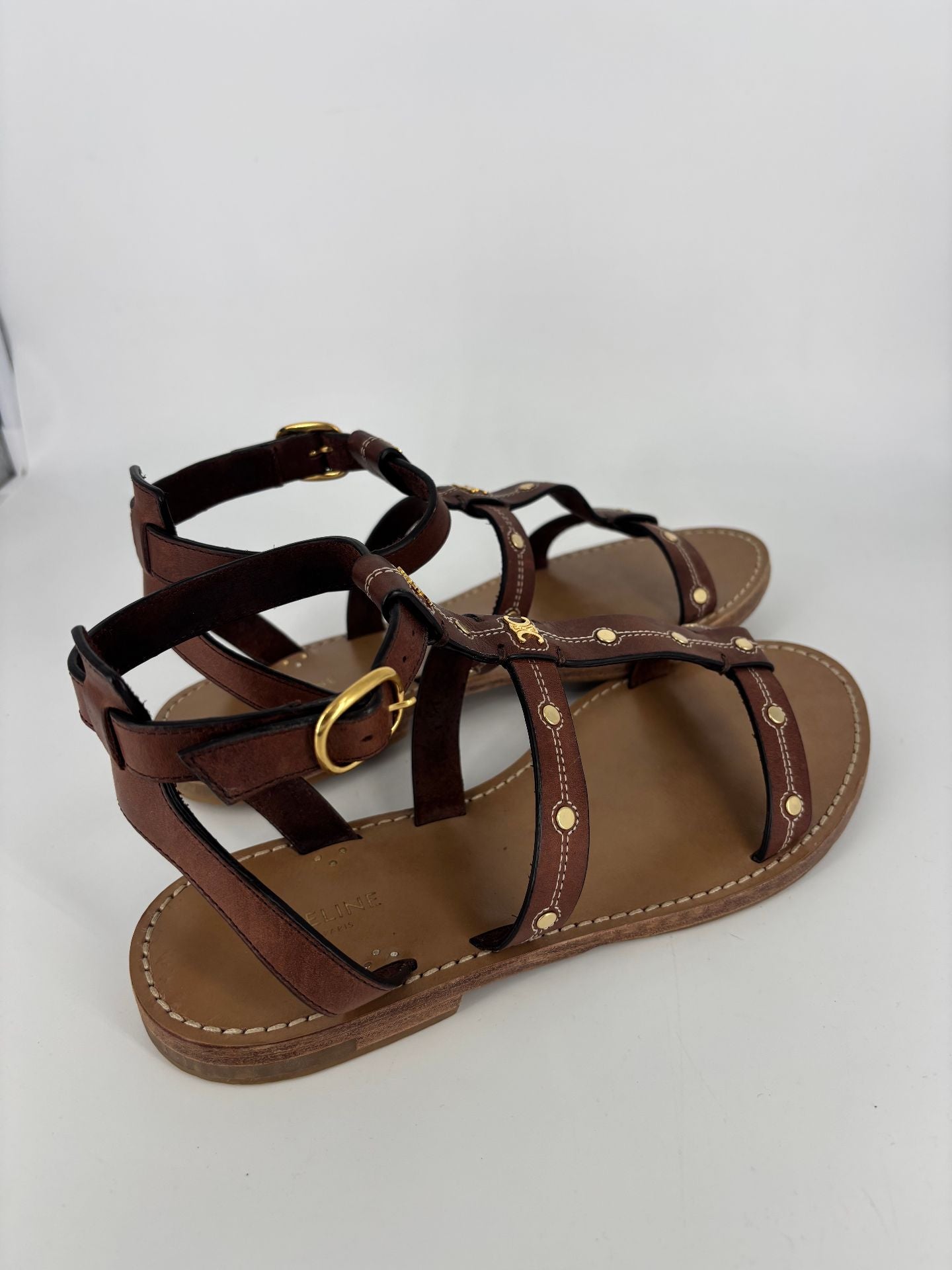 Sandales plates en cuir marron à clous – Céline – Taille 37-7