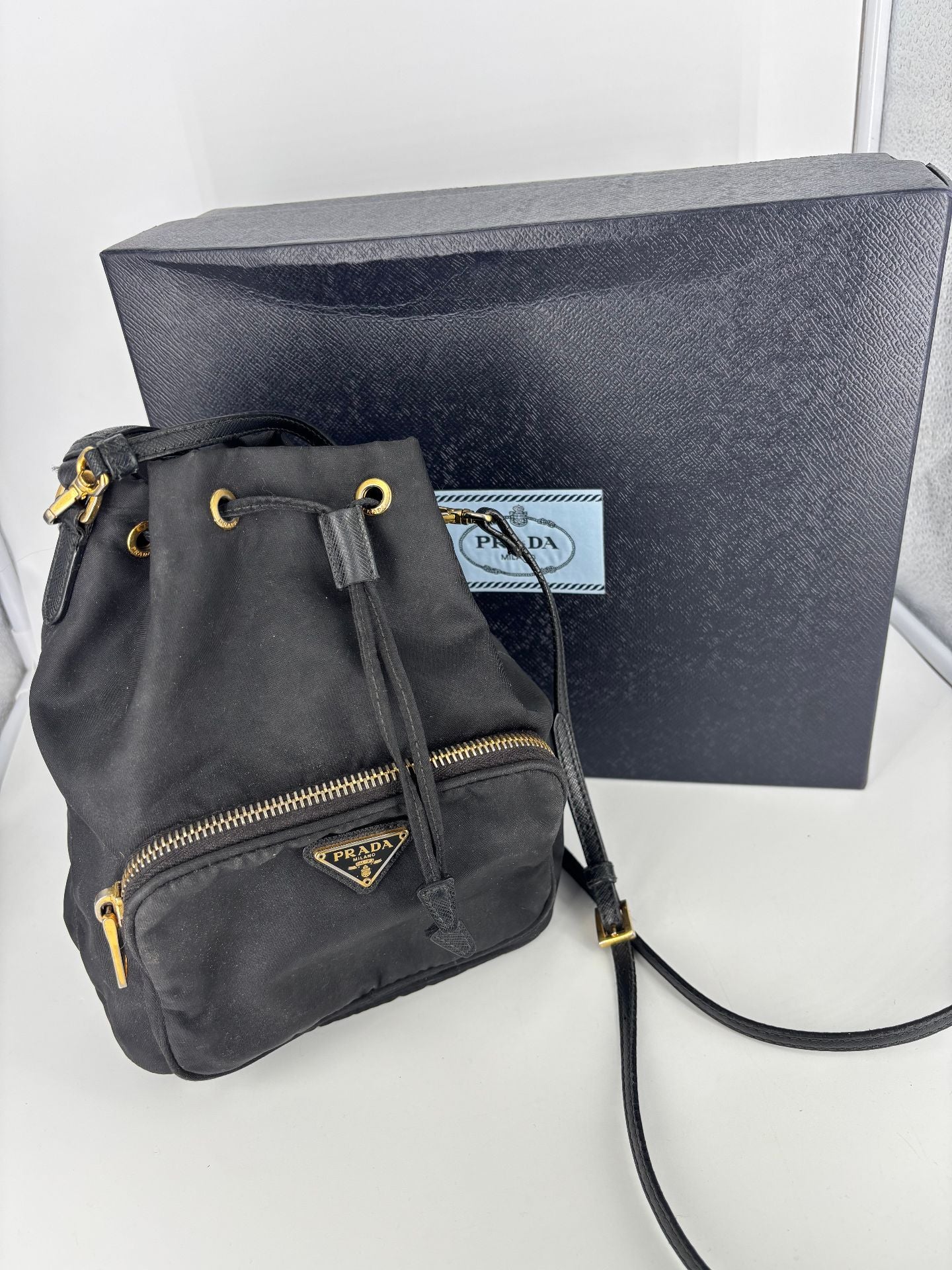 Sac seau Prada Duo en Re-Nylon noir-4