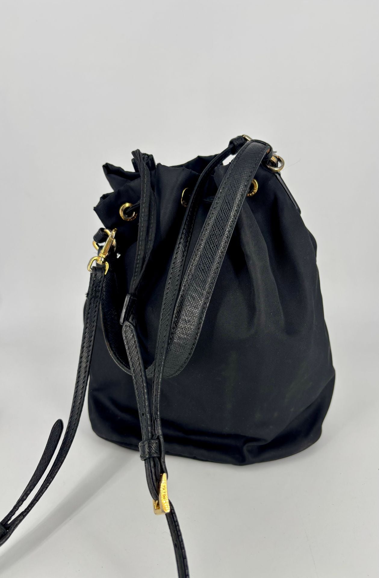 Sac seau Prada Duo en Re-Nylon noir-5