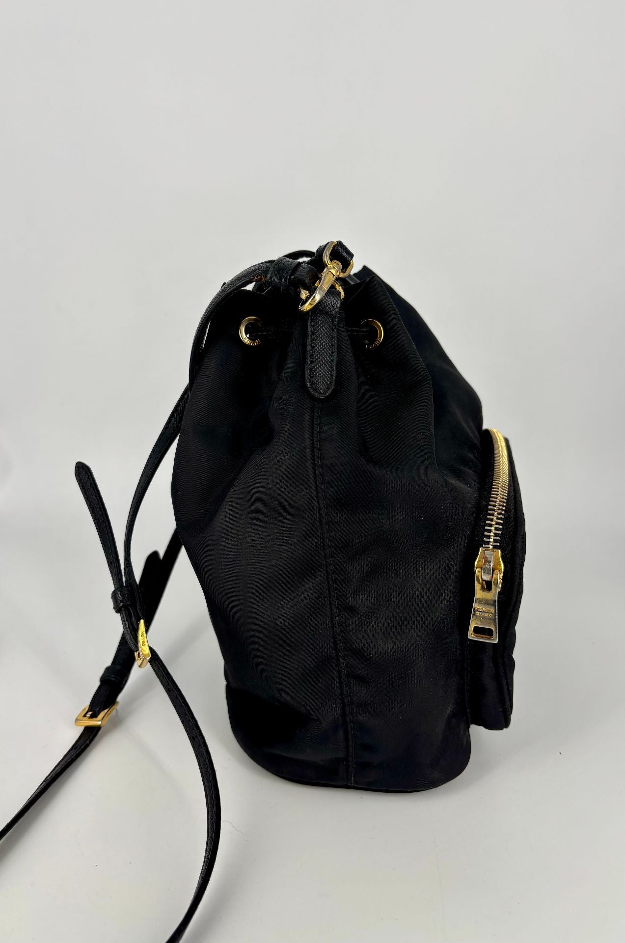 Sac seau Prada Duo en Re-Nylon noir-6