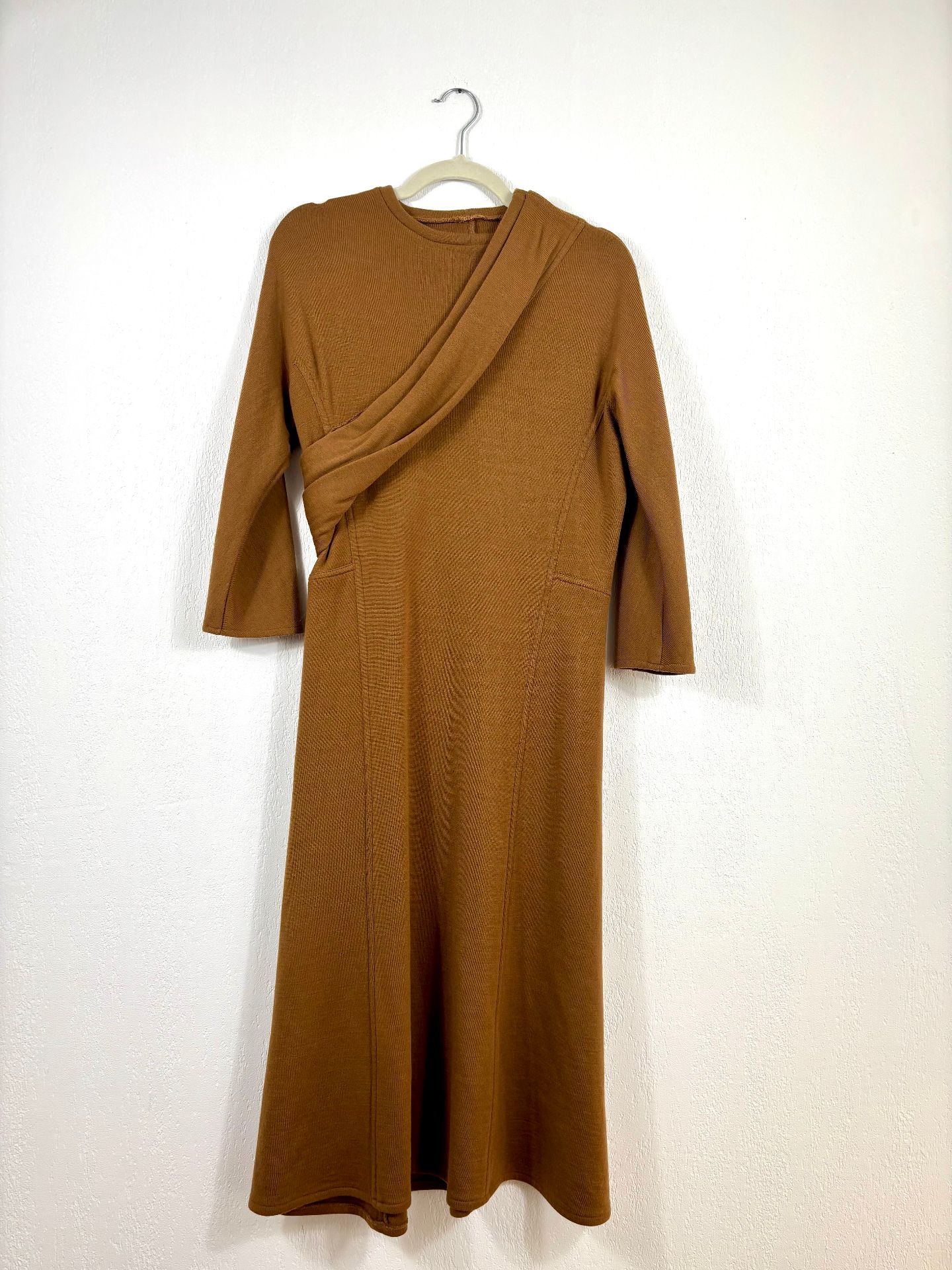 Robe longue drapée en maille marron – Taille L-2