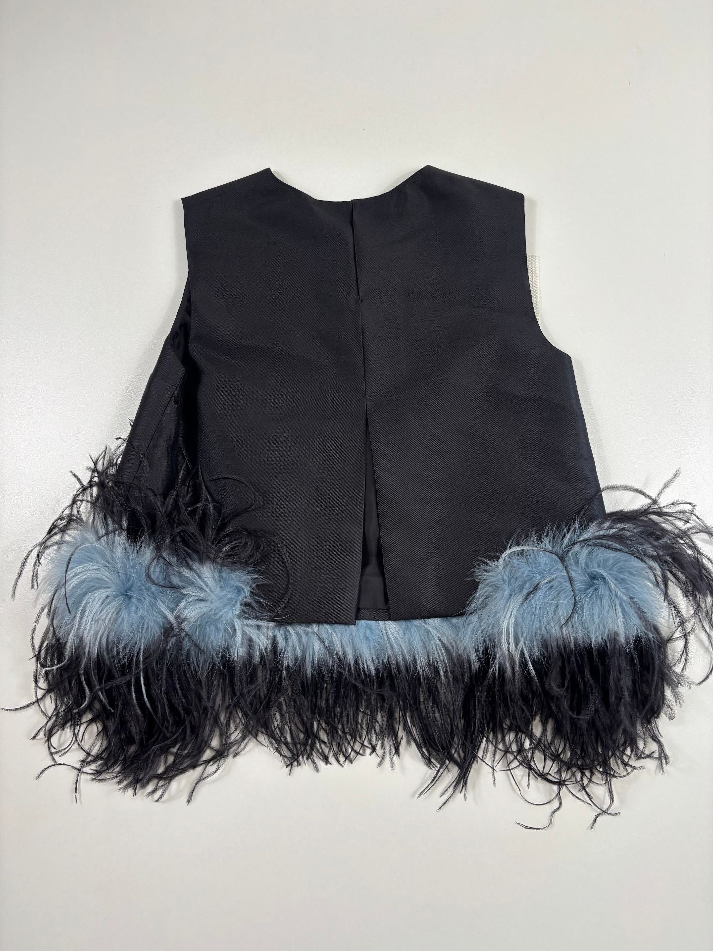 Top sans manches en laine et soie à plumes d'autruche – Prada – Taille 38-11