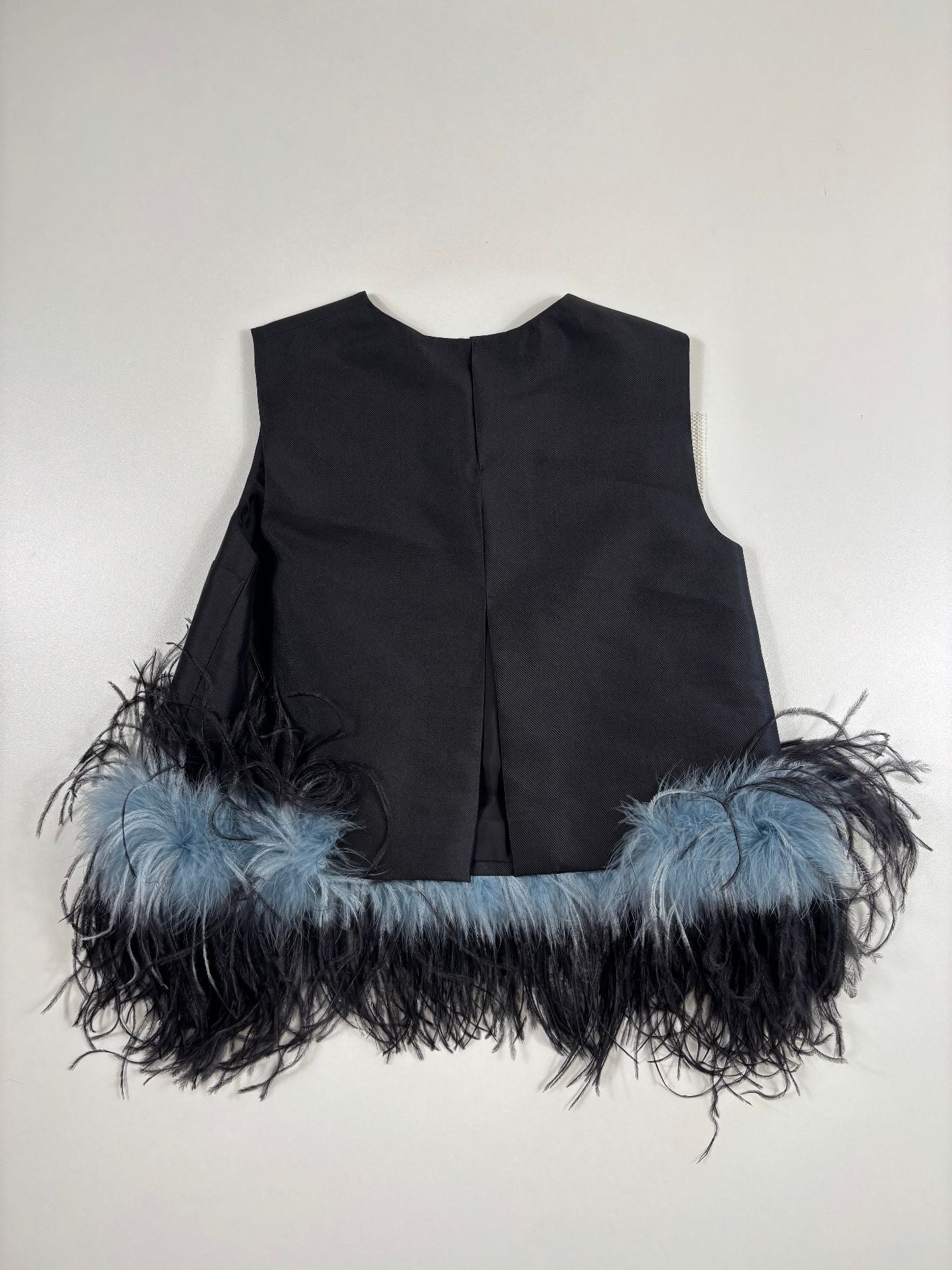 Top sans manches en laine et soie à plumes d'autruche – Prada – Taille 38-12