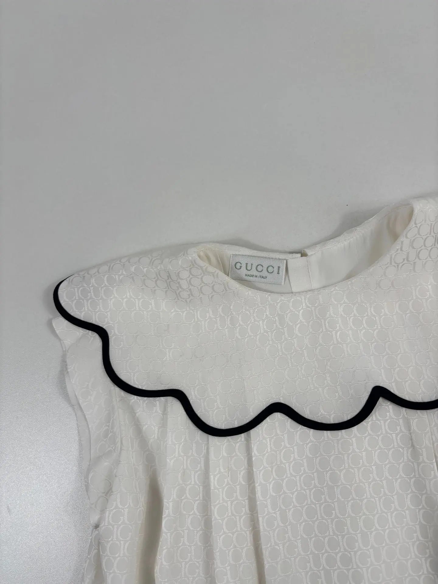 Robe GG jacquard blanche à col volant Gucci – 10 ans Gucci