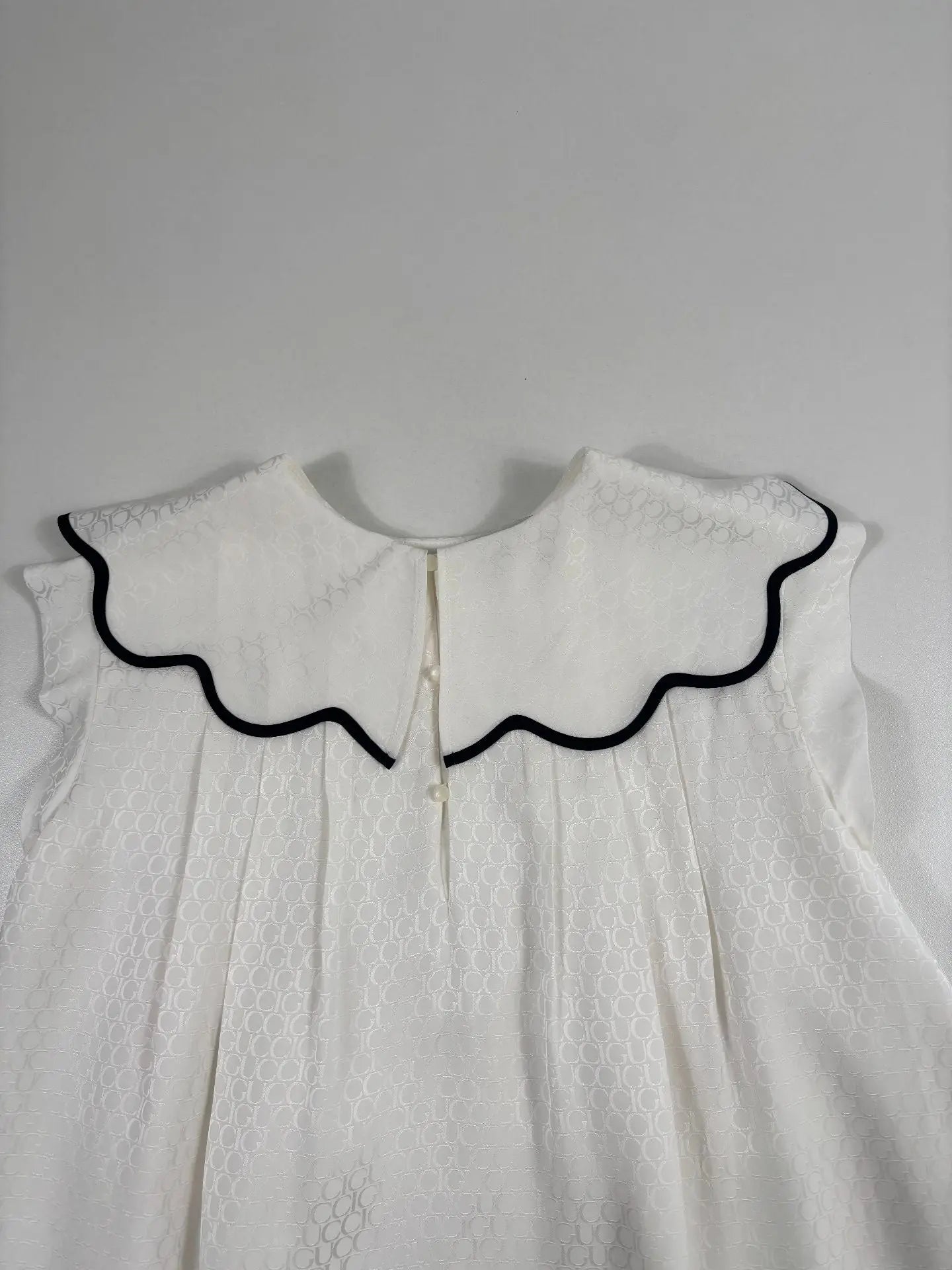 Robe GG jacquard blanche à col volant Gucci – 10 ans Gucci