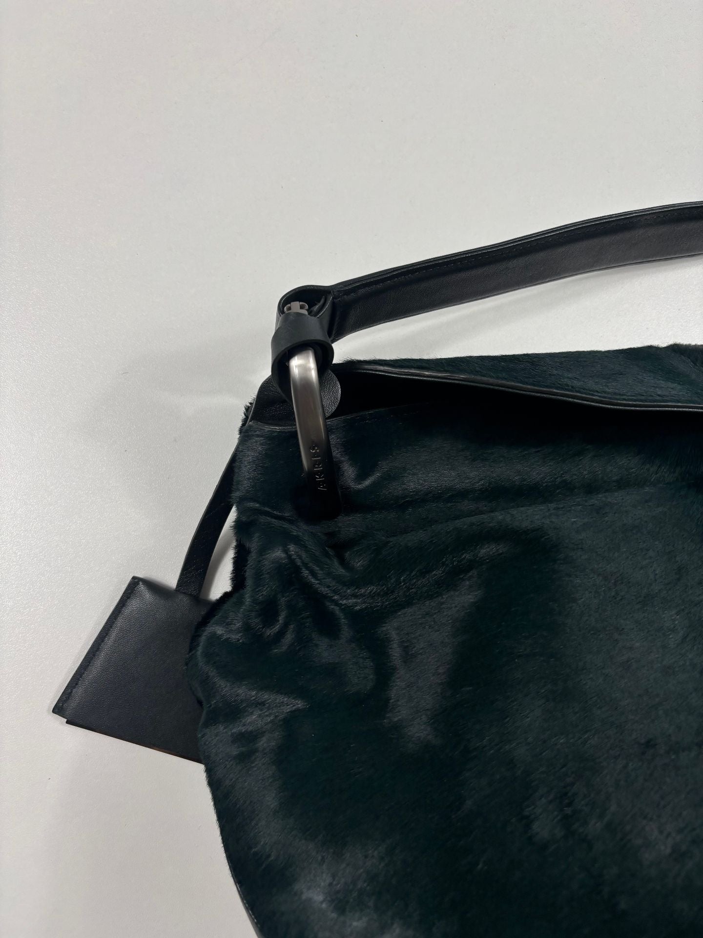 Sac Akris hobo poil de poulain vert sapin anse cuir noir-3