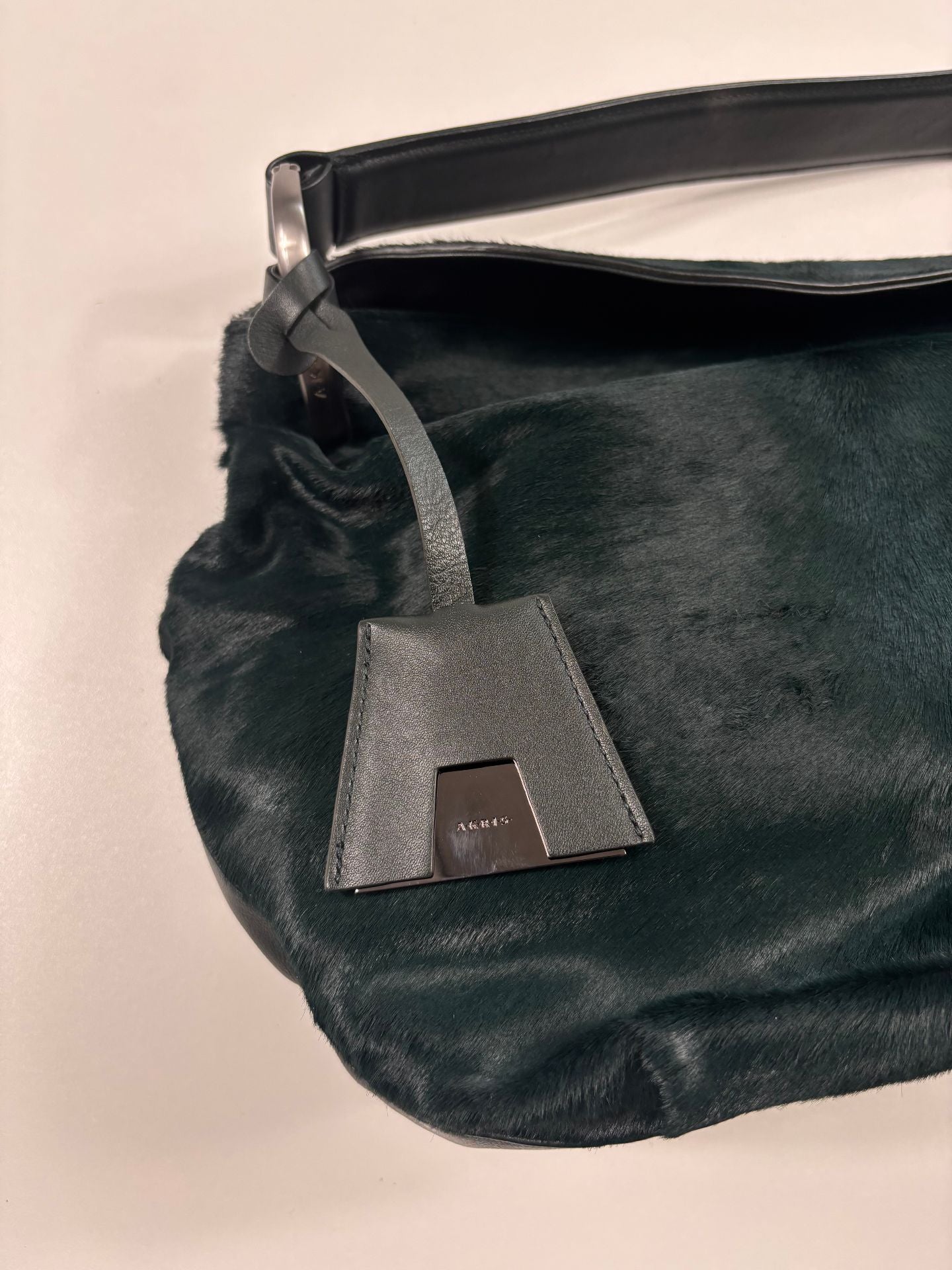 Sac Akris hobo poil de poulain vert sapin anse cuir noir-4