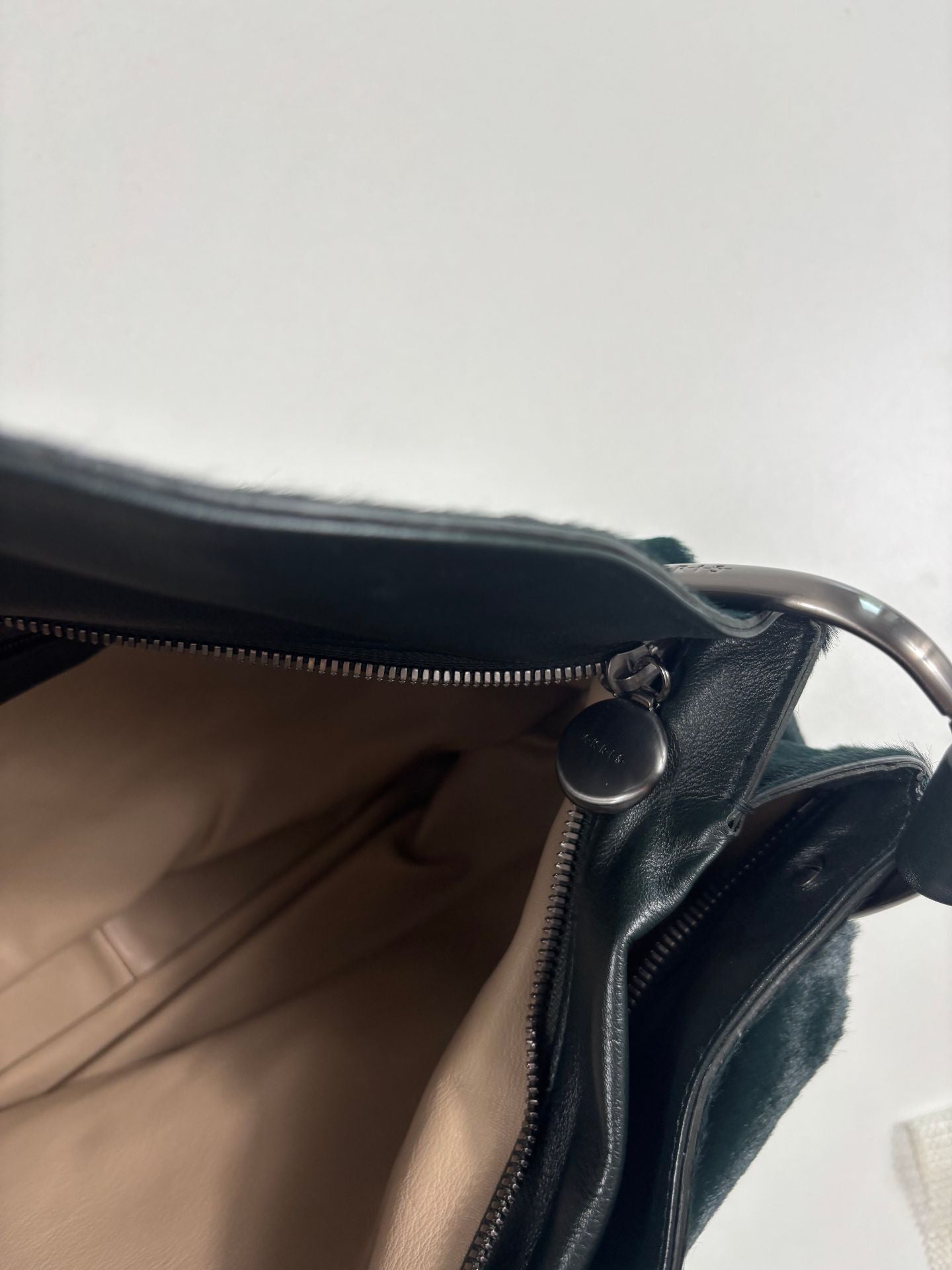 Sac Akris hobo poil de poulain vert sapin anse cuir noir-14