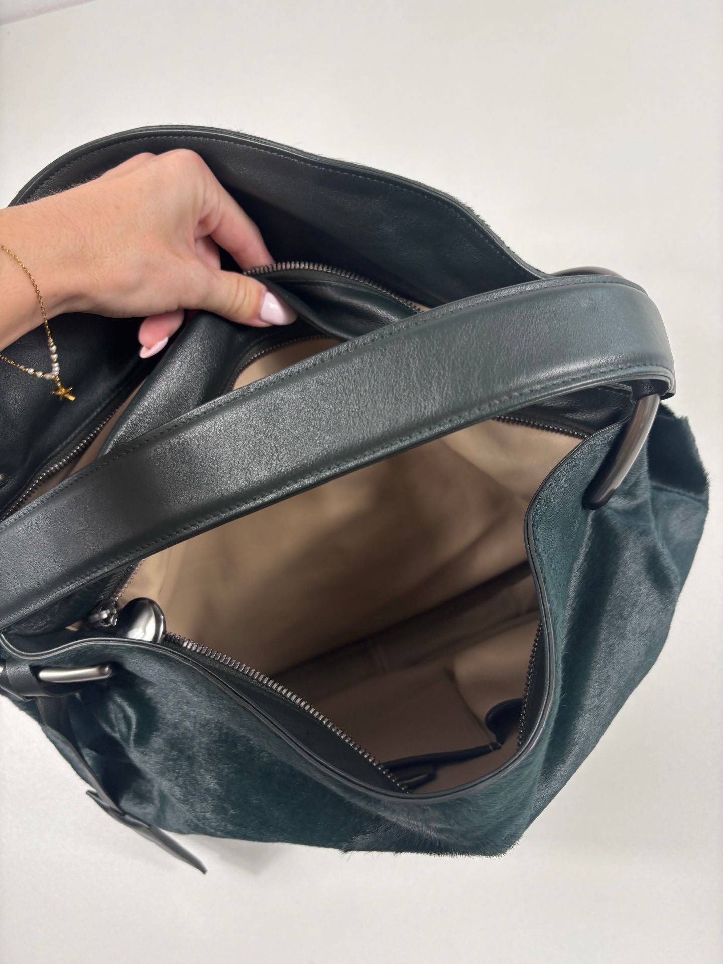 Sac Akris hobo poil de poulain vert sapin anse cuir noir-15