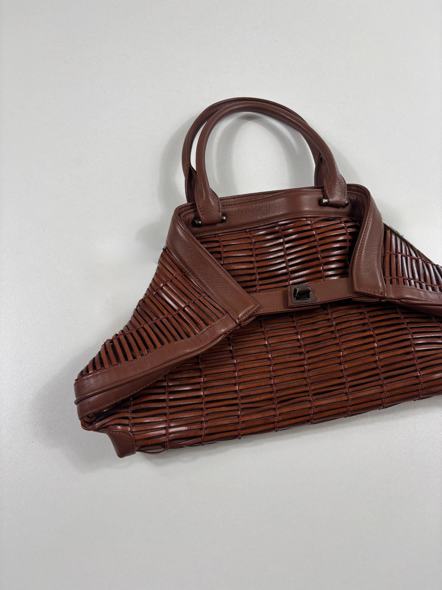 Sac Akris Allega cuir tressé marron quincaillerie gun metal-2