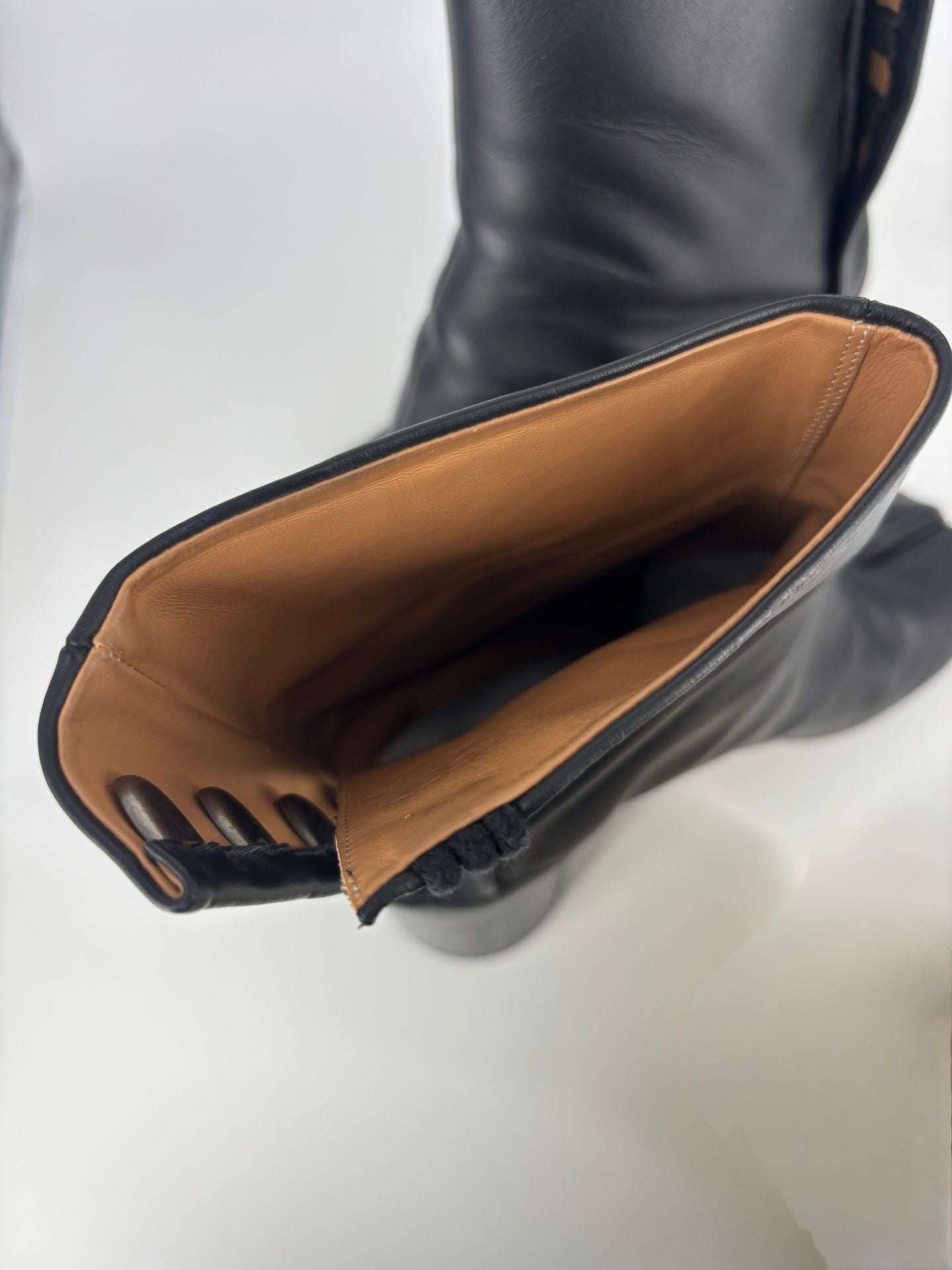 Bottines Tabi en cuir noir à talon Maison Margiela – Taille 37-8