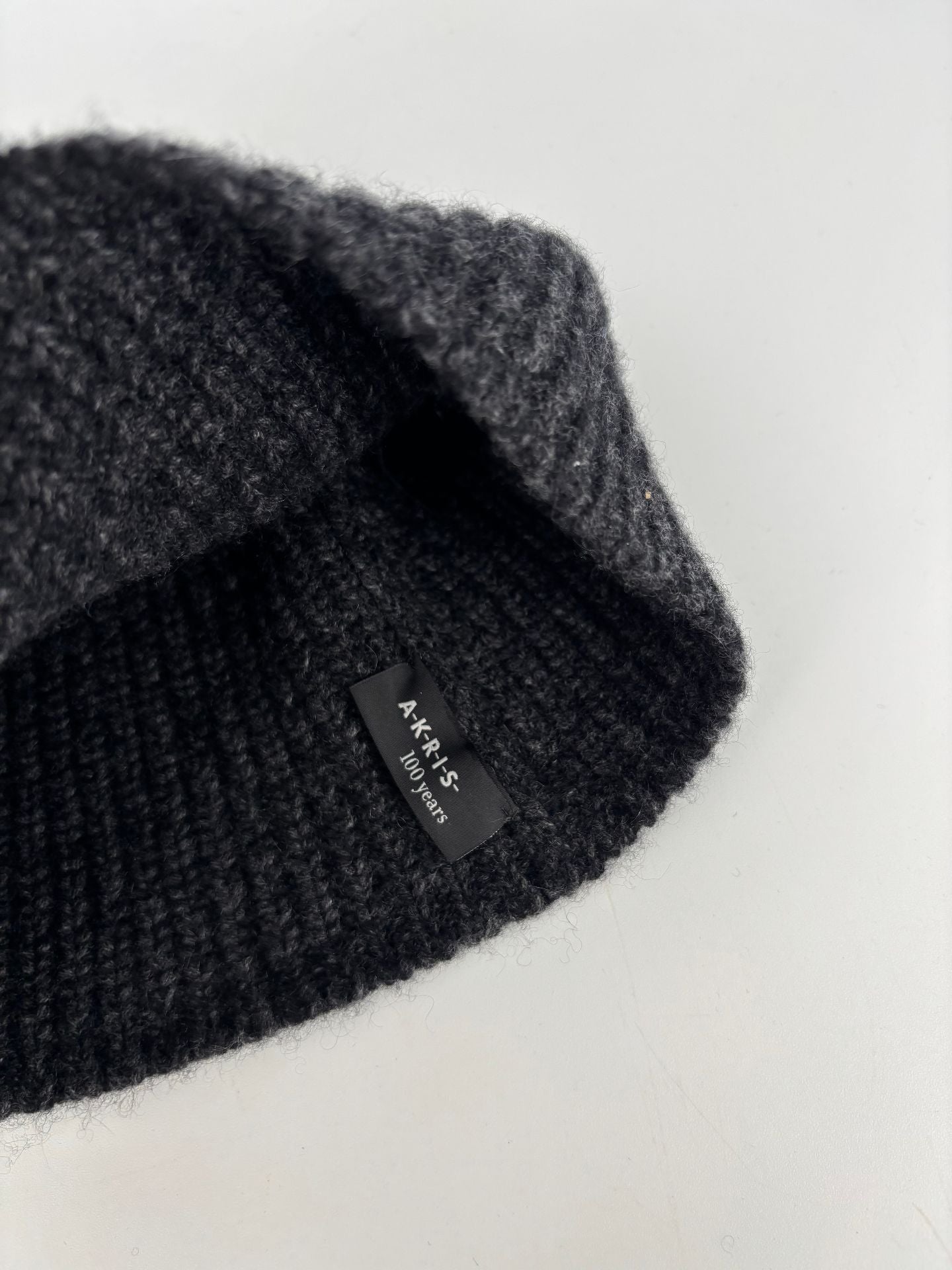 Ensemble Akris - Bonnet et écharpe en cachemire gris anthracite-3