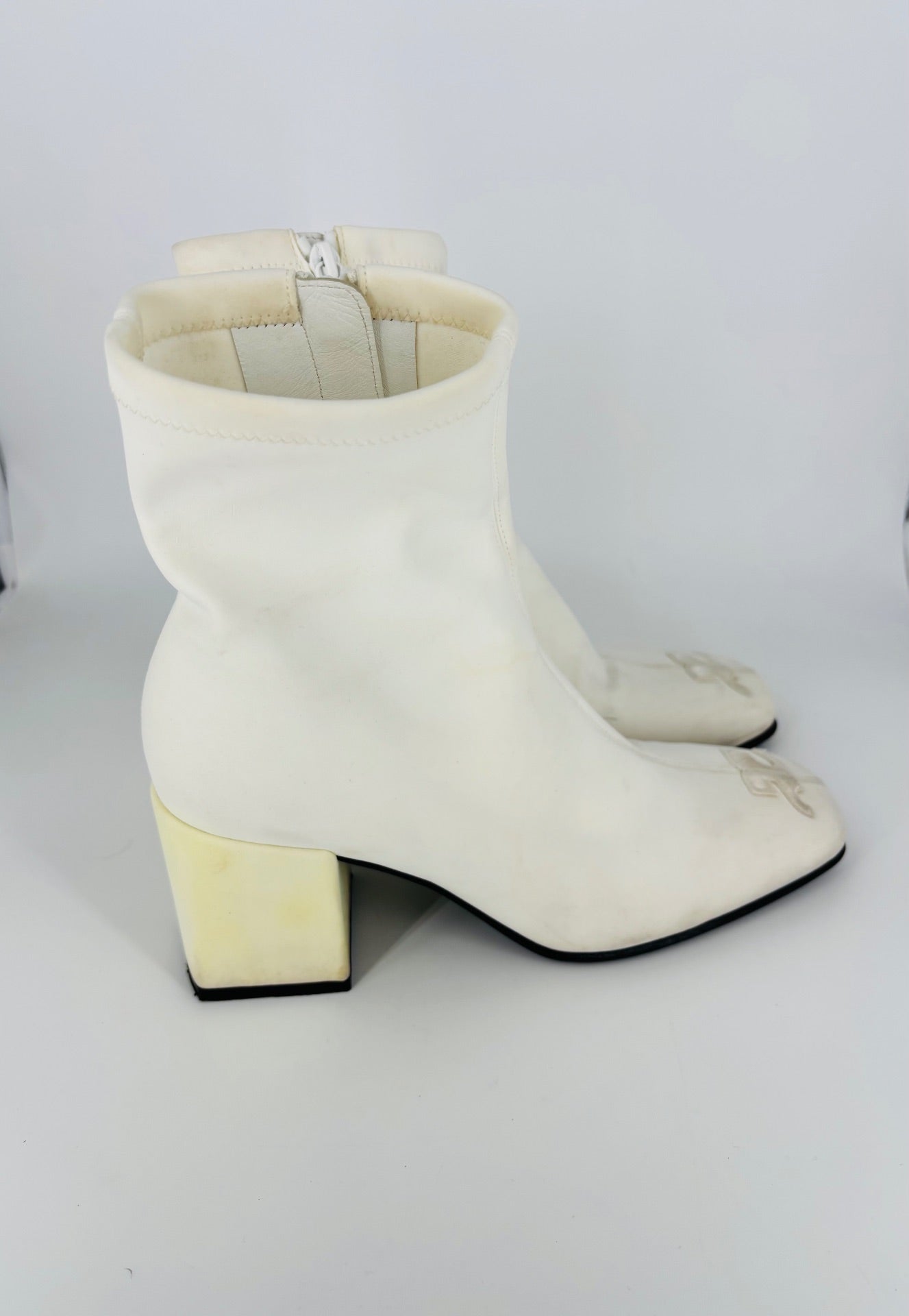 Bottines en cuir blanc à logo AC – Courrèges – T. 37-5