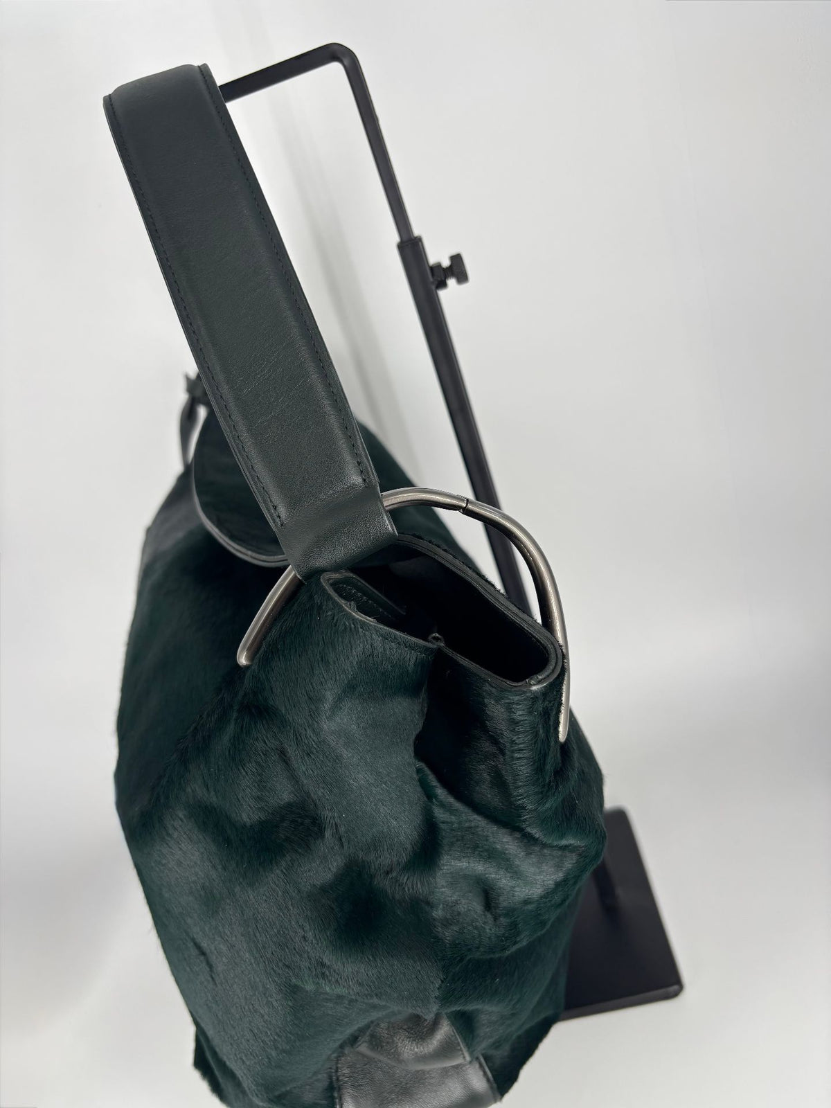 Sac Akris hobo poil de poulain vert sapin anse cuir noir-8