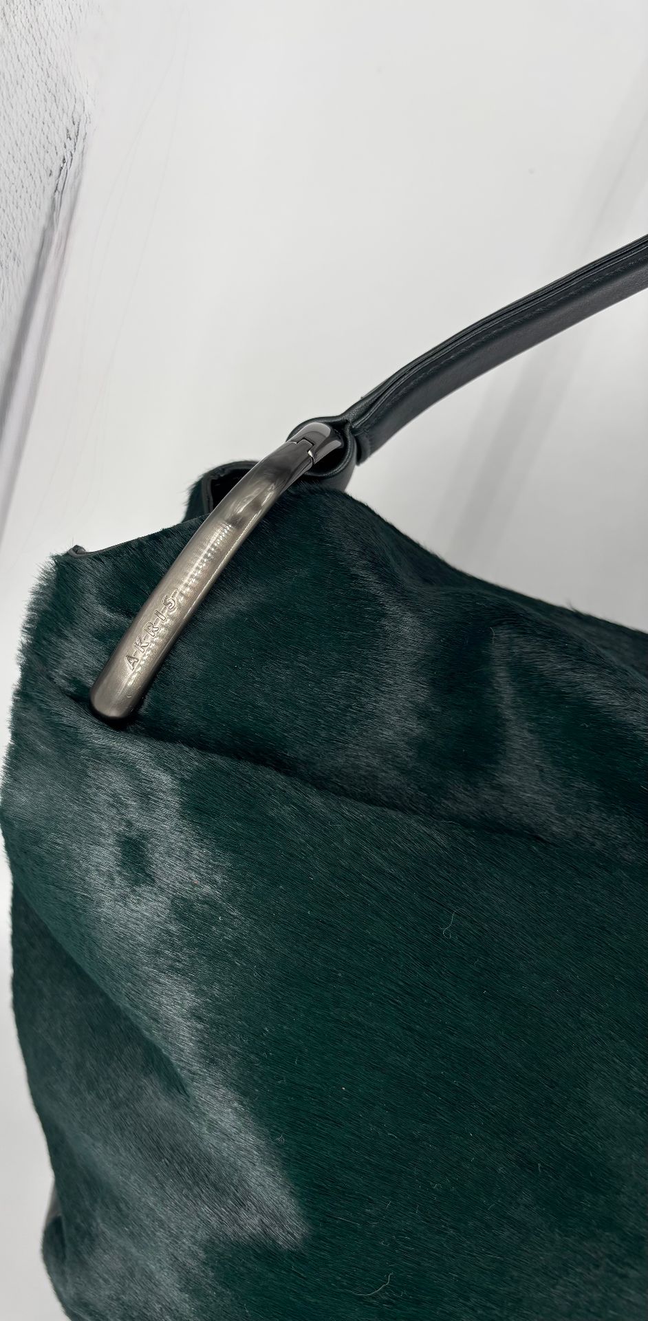 Sac Akris hobo poil de poulain vert sapin anse cuir noir-10