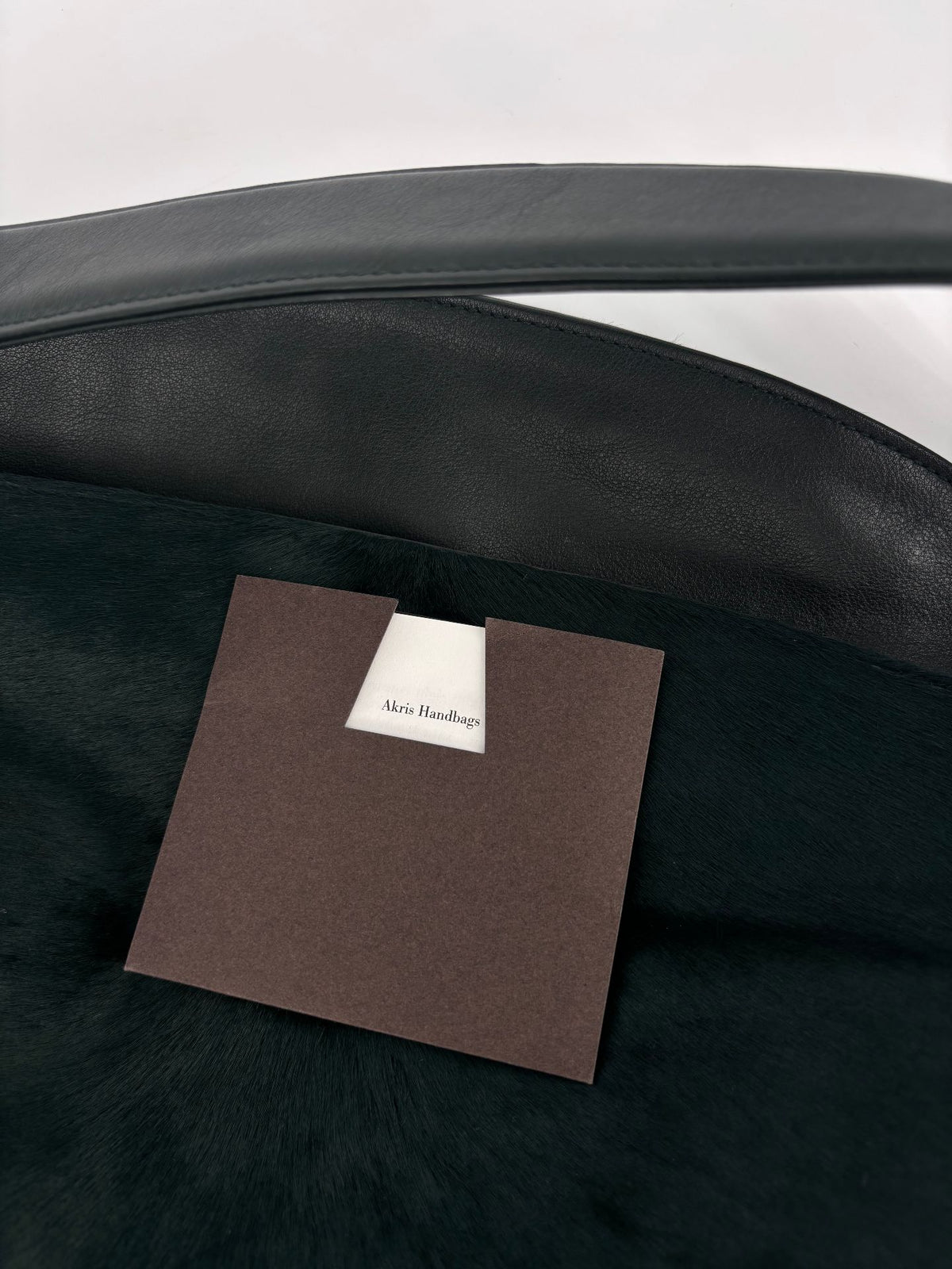 Sac Akris hobo poil de poulain vert sapin anse cuir noir-13