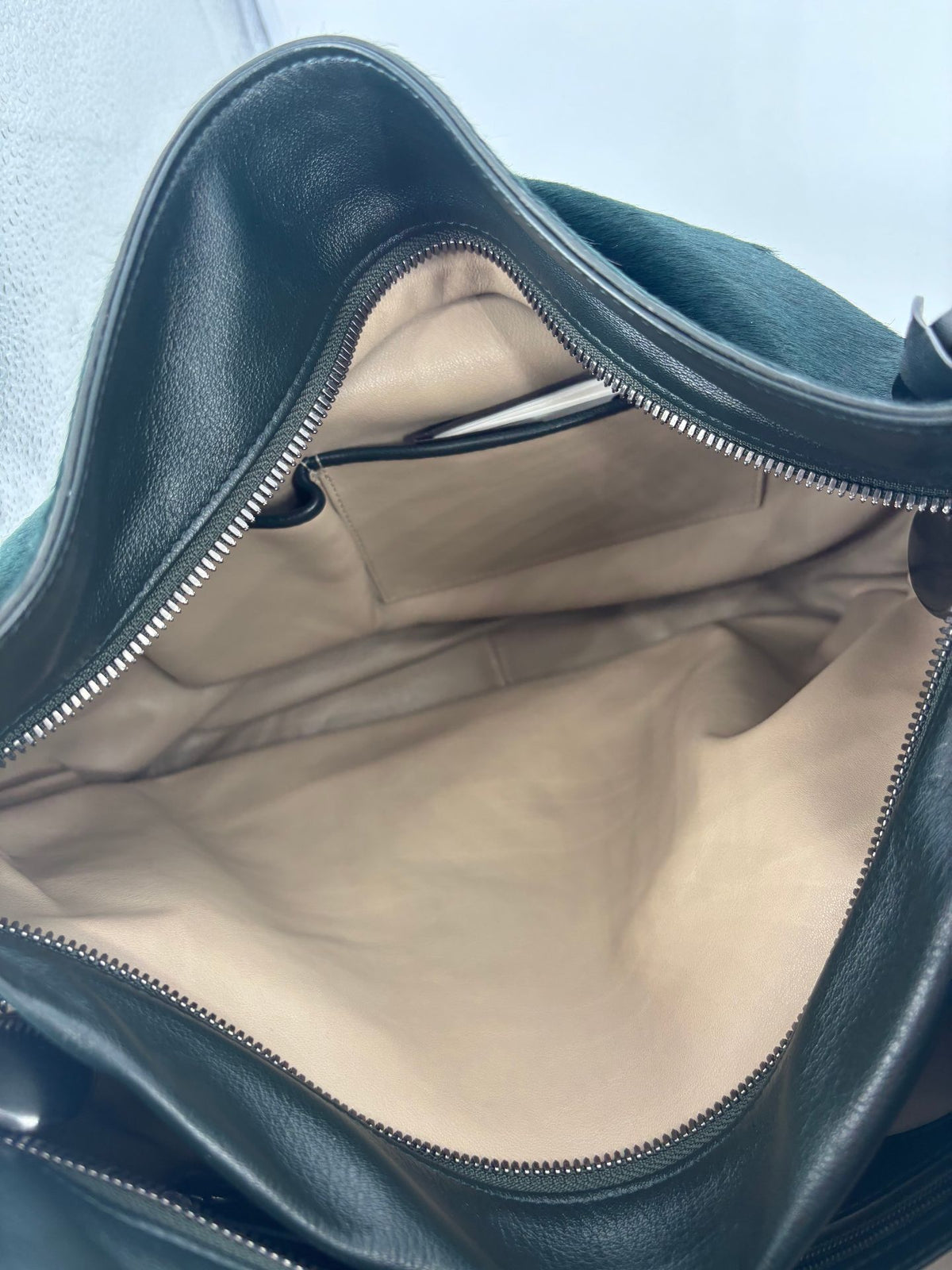 Sac Akris hobo poil de poulain vert sapin anse cuir noir-18