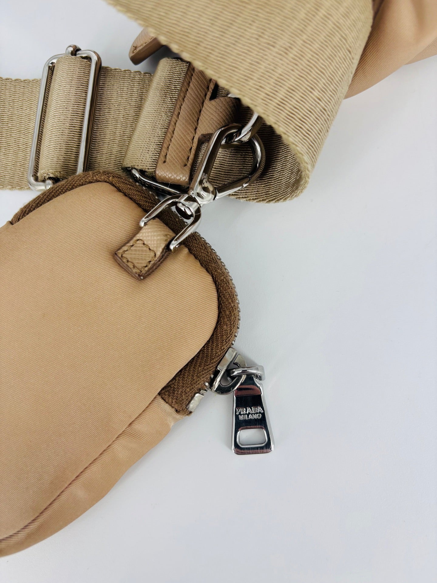 Prada Re-Edition 2005 Beige Nylon Bag-9