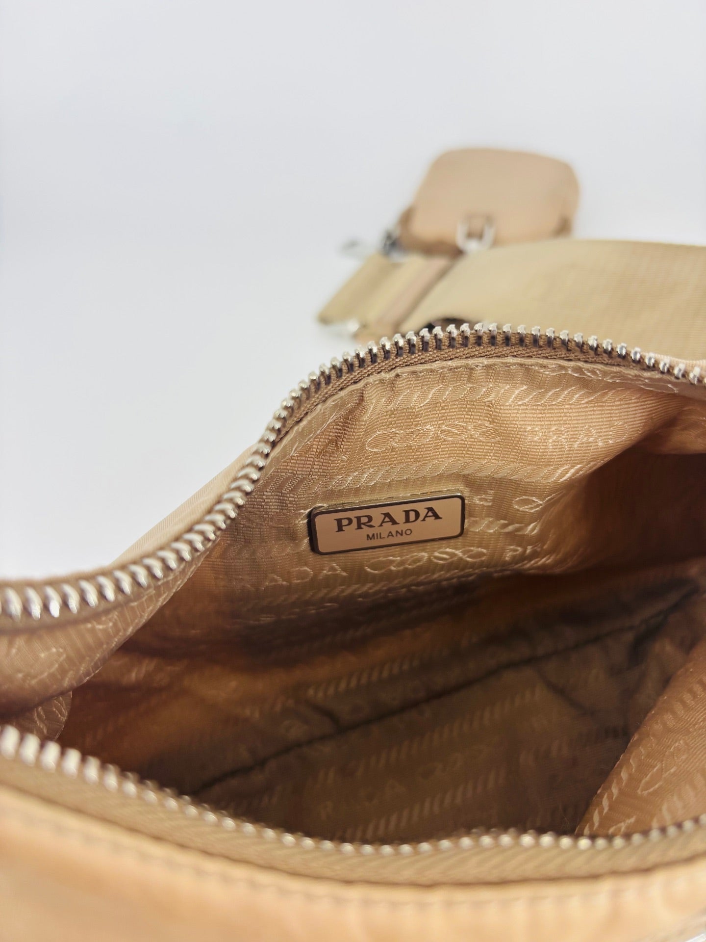 Prada Re-Edition 2005 Beige Nylon Bag-14