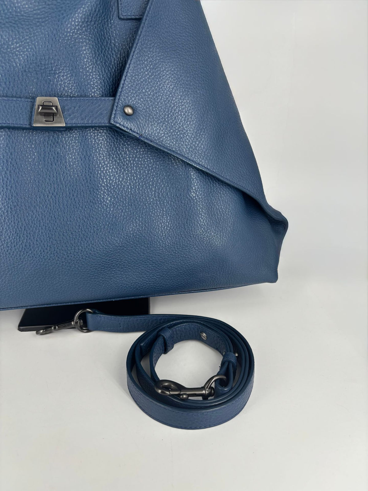 Sac Akris Ai Top Handle Tote cuir Cervo bleu ardoise-4