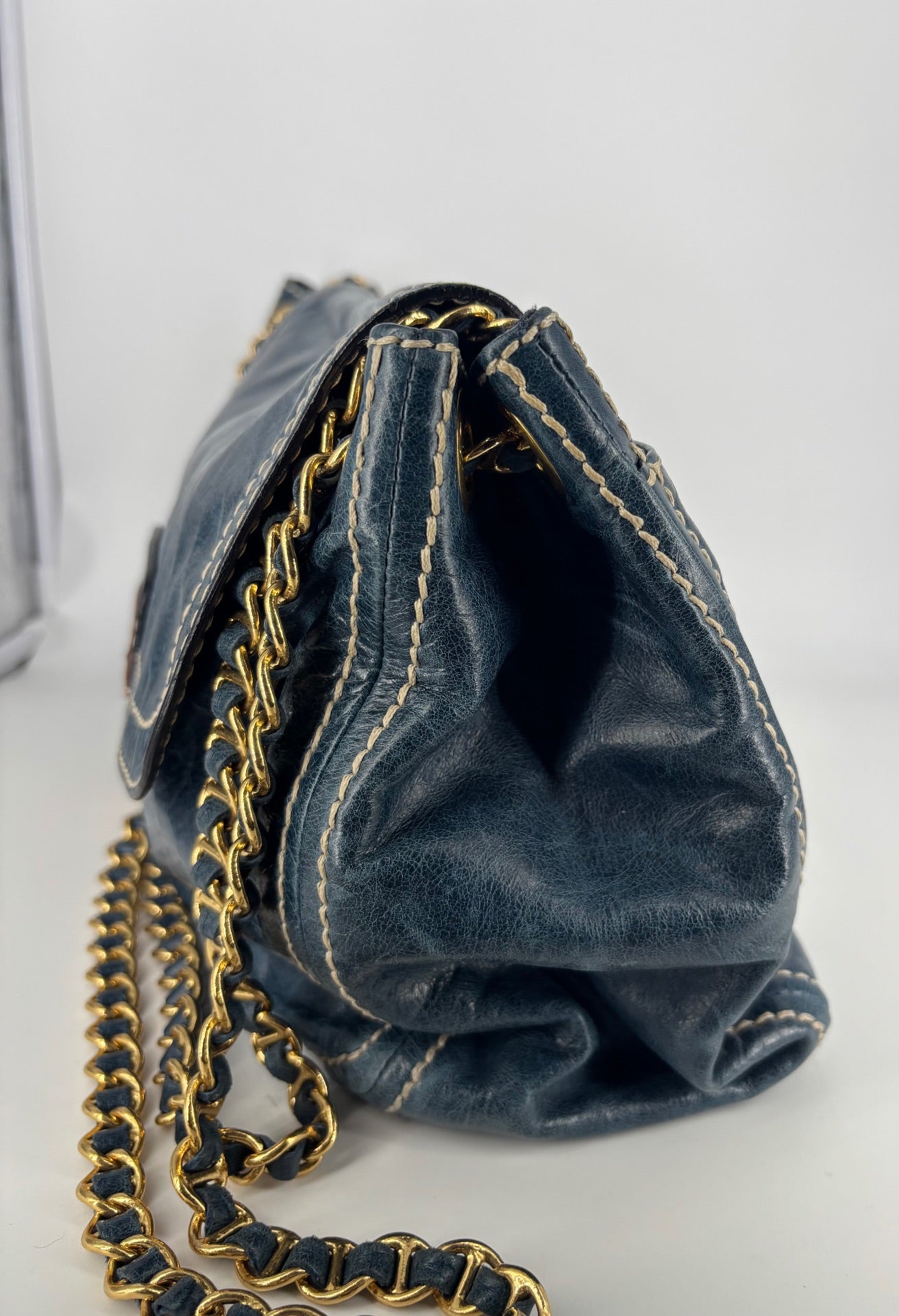 Sac en cuir vieilli bleu à chaîne – Prada-3