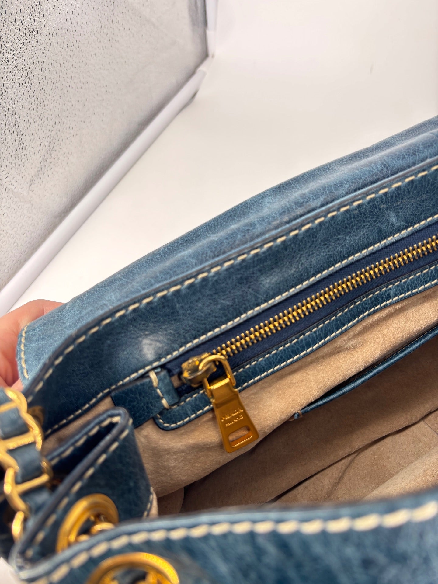 Sac en cuir vieilli bleu à chaîne – Prada-7