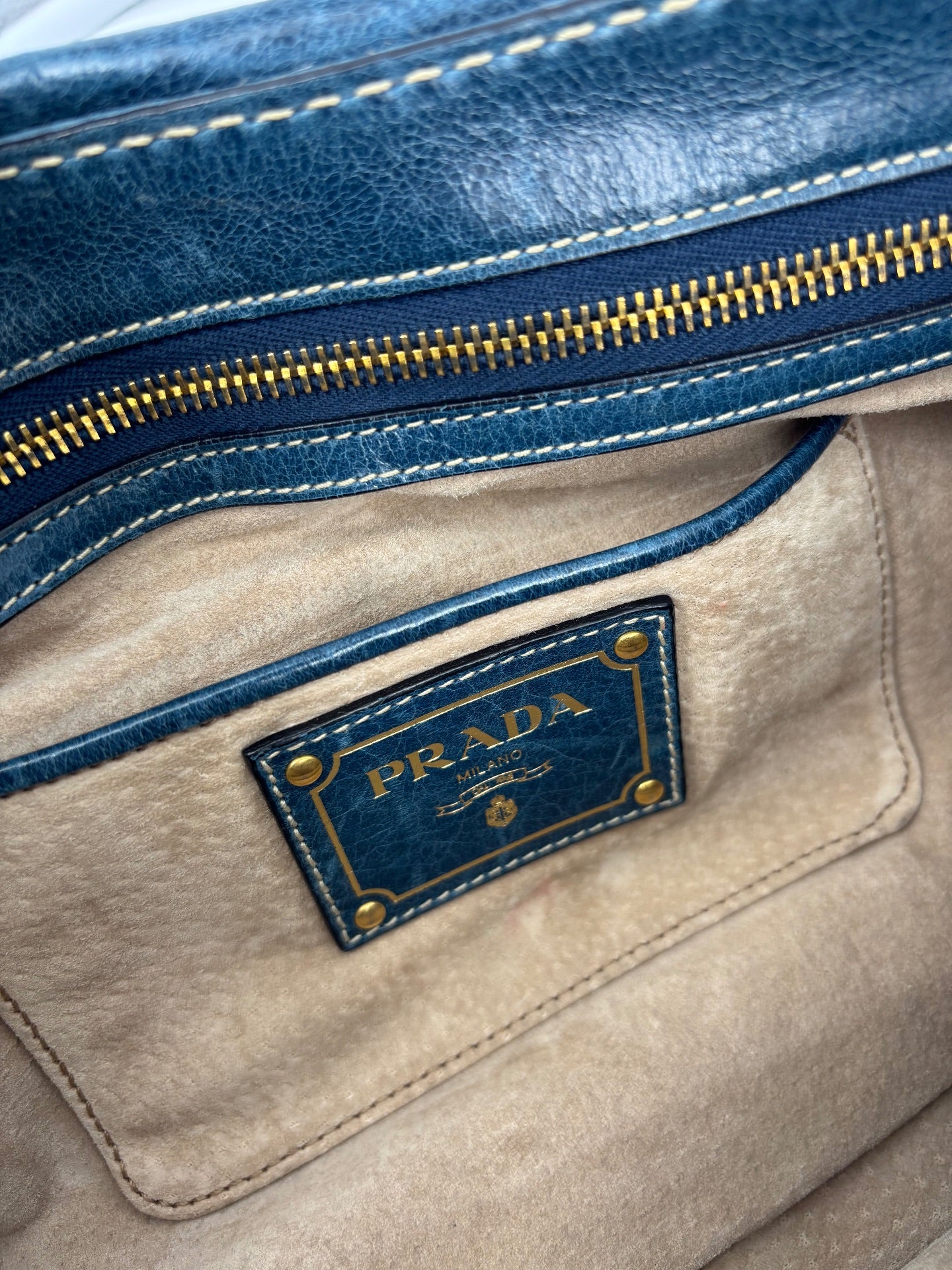 Sac en cuir vieilli bleu à chaîne – Prada-8