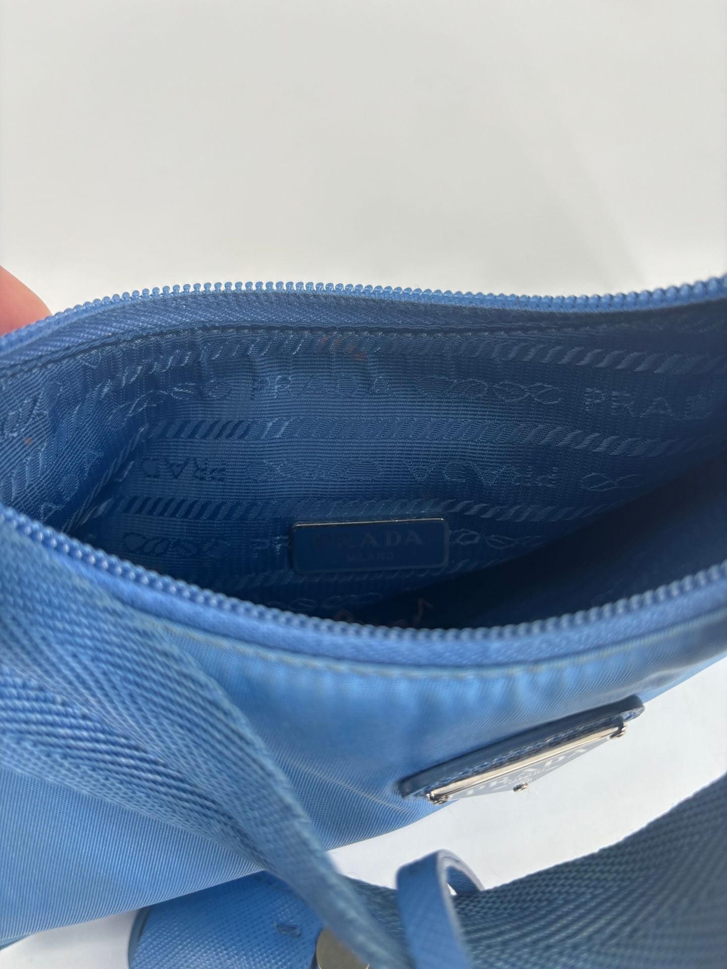 Sac Baguette Re-Edition 2000 Re-Nylon bleu clair – Prada-8