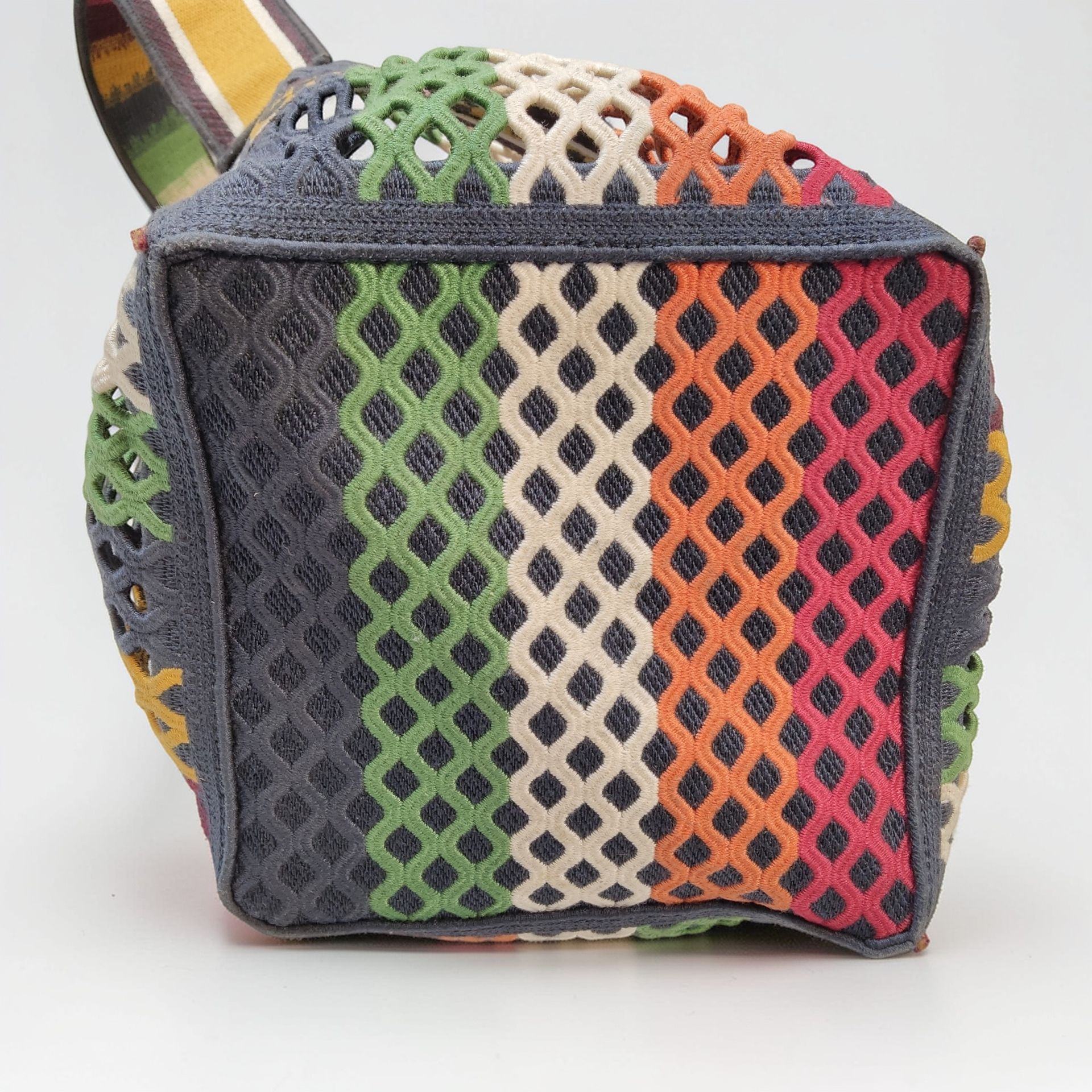 DIOR – Sac cabas crochet ajouré polychrome Christian Dior Paris-4